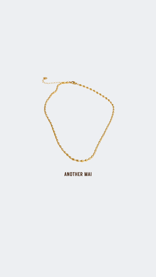 Mila Rice Bead Necklace Gold