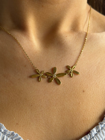 The Lilia Gold Necklace