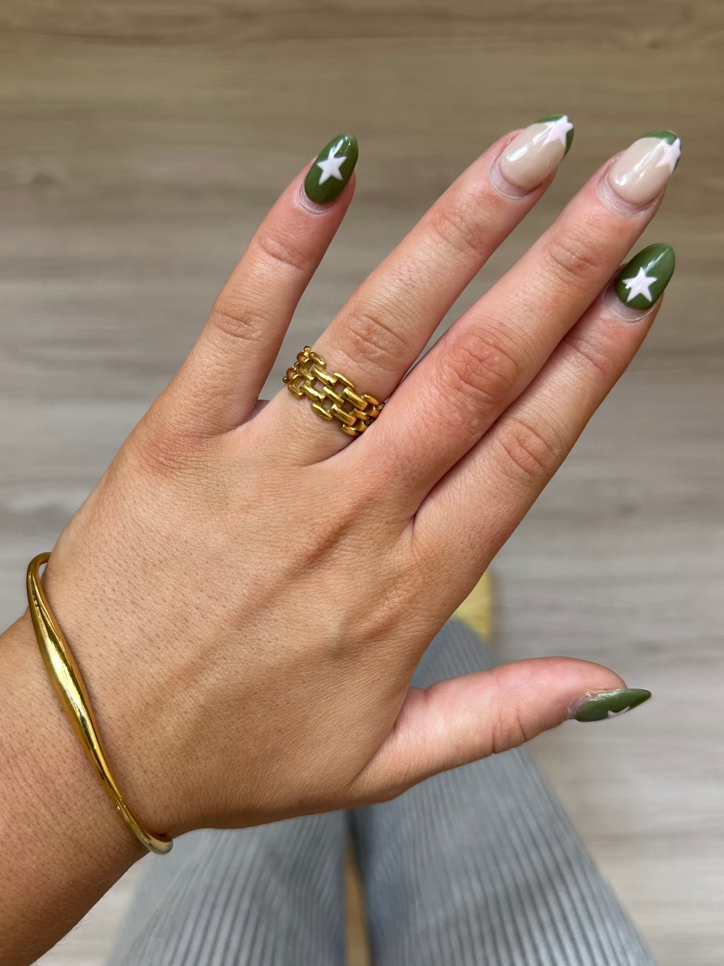 Thea Ring