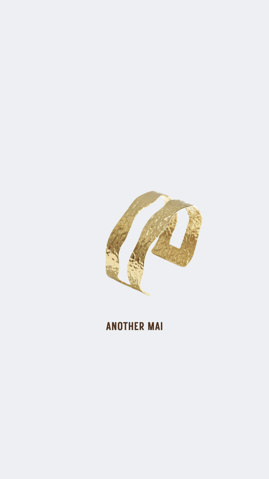 The Effie Cuff Gold Bangle