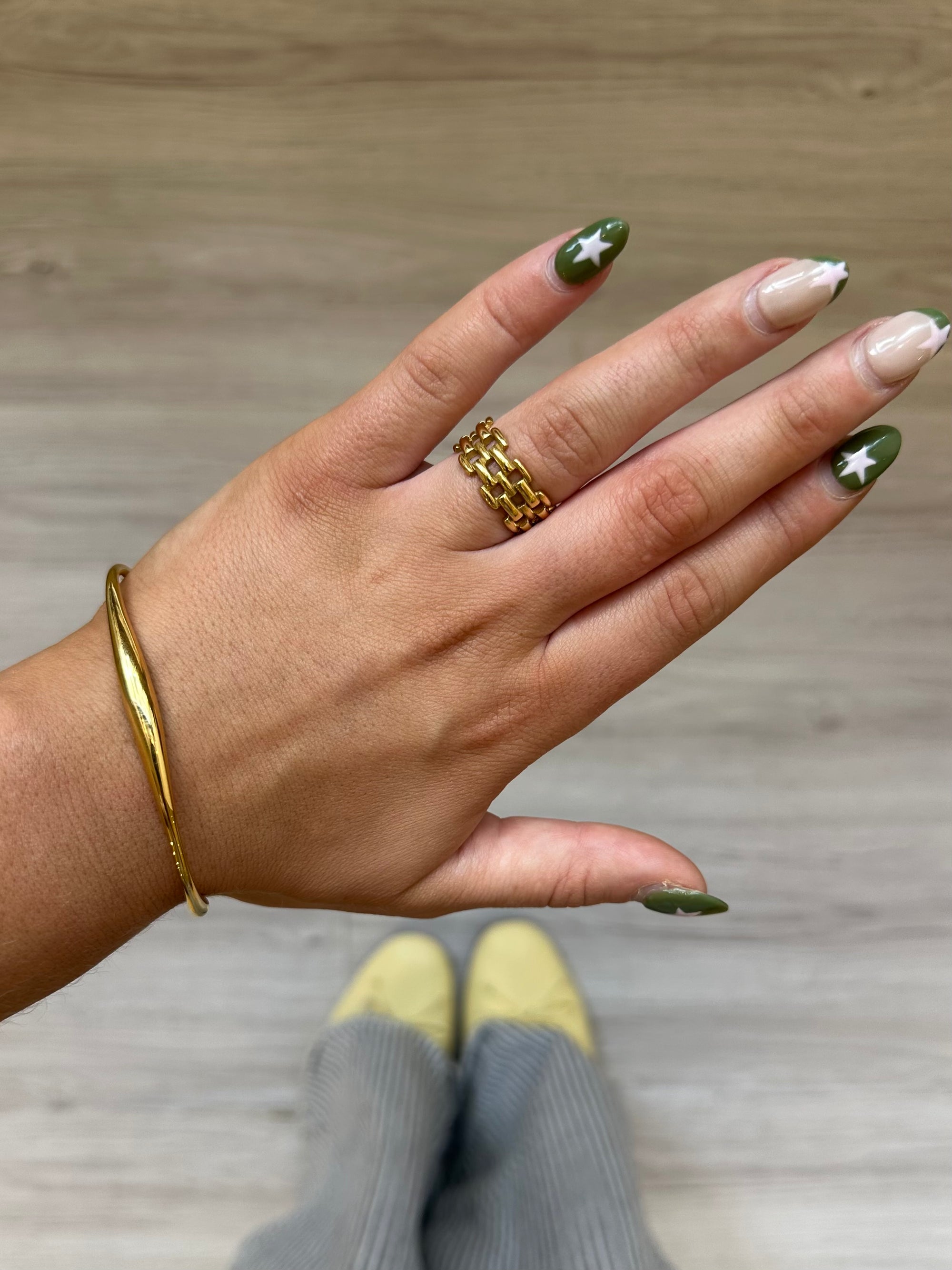 Thea Ring