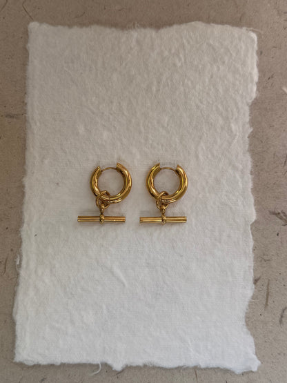 The Tabby T-bar Hoops