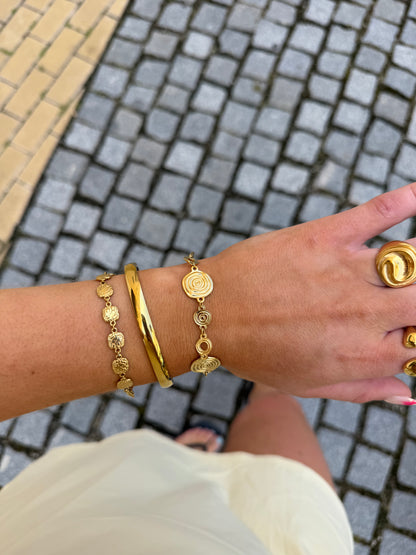 Suki Swirl Gold Bracelet