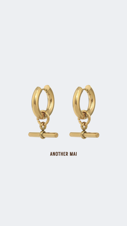 The Tabby T-bar Hoops