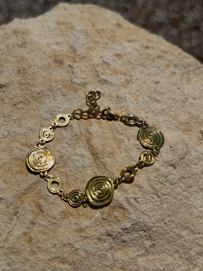 Suki Swirl Gold Bracelet