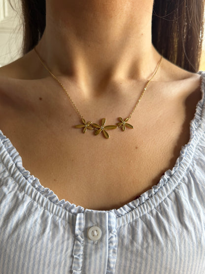 The Lilia Gold Necklace